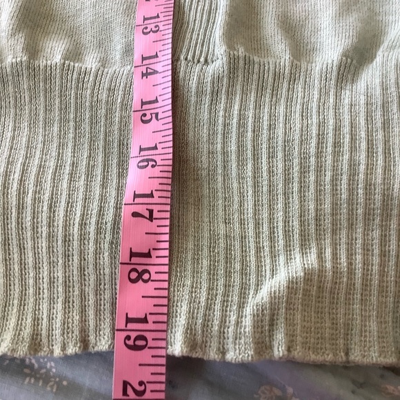 NWOT Lily White Short Flutter Sleeves Knit Sweater Size Small - Picture 5 of 8